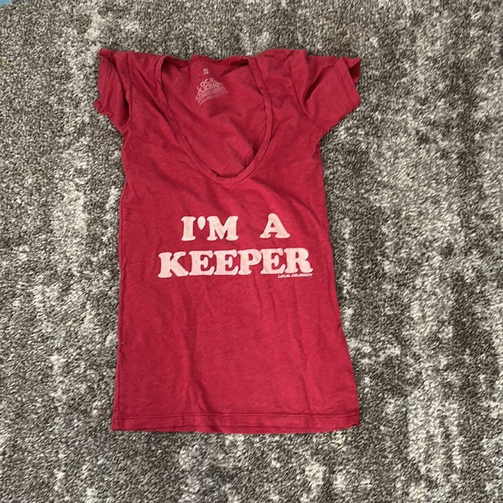i'm a keeper Local Celebrity tee in sz small